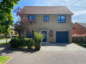 Detached riverside Villa in the heart of Manchester